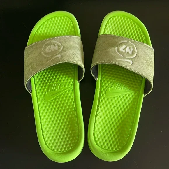 Nike Slides - Picture 2 of 11